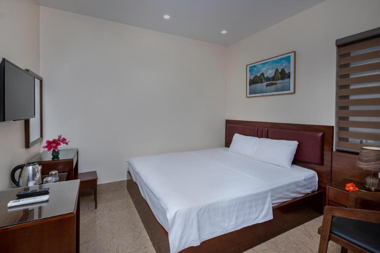 Aroma Cat Ba Sea View Hotel Chan Chau Екстериор снимка